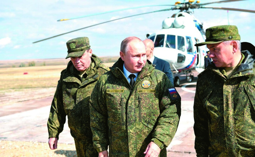 Από τη Μόσχα μέχρι το Άγιο Όρος: Ο Πούτιν κάνει πόλεµο και ο Κύριλλος... τον λιβανίζει