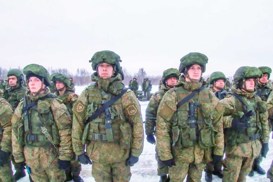 «Ρωσική αρκούδα» στα σύνορα της Ουκρανίας: Η ιστορία, το μίσος, οι απειλές, ο φόβος του πολέμου