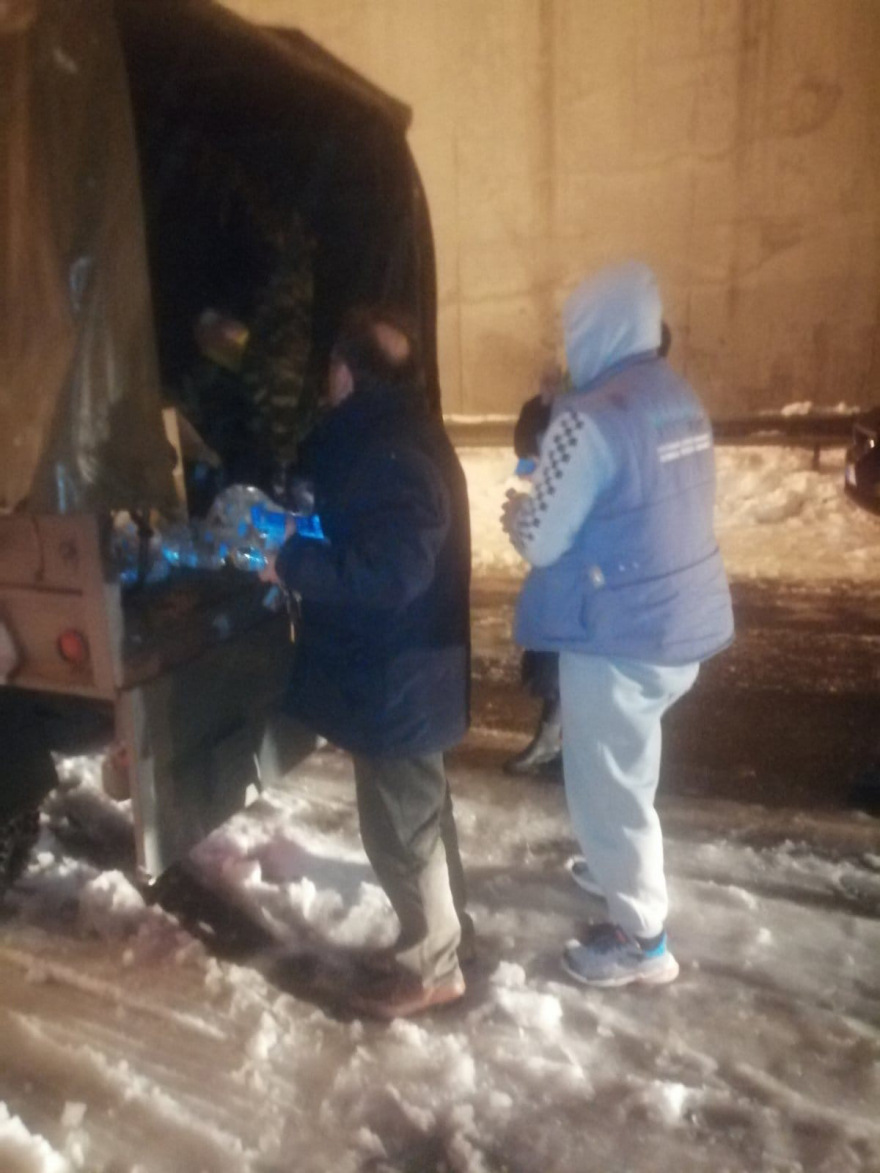 Αττική Οδός: Πού επιχείρησε ο Στρατός -Μοιράστηκαν 570 μερίδες φαγητό