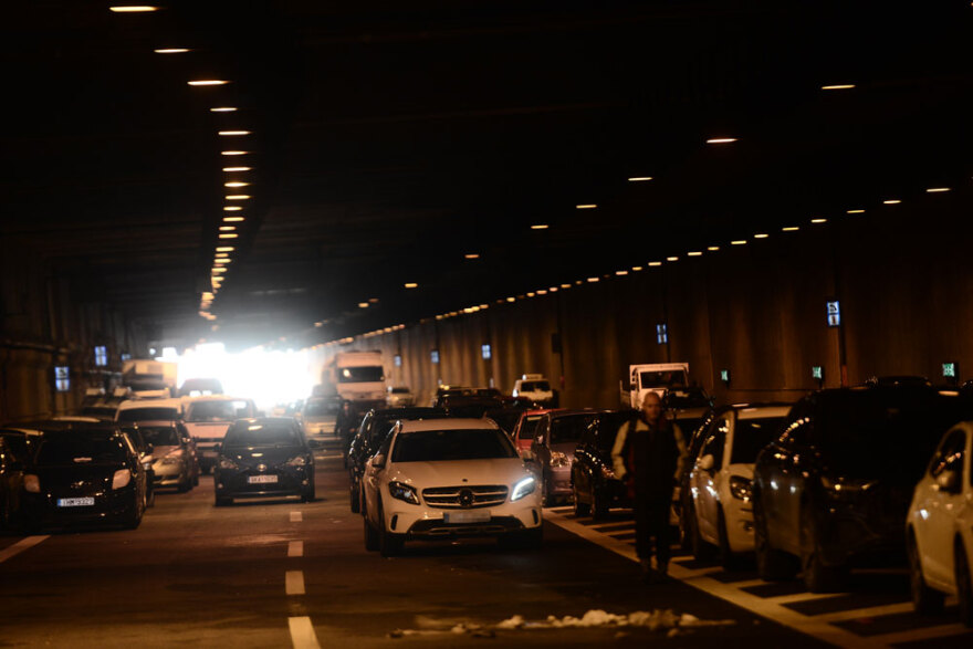 Αττική Οδός: Αποζημίωση 2.000 ευρώ σε κάθε όχημα που εγκλωβίστηκε - Το είχε ζητήσει ο πρωθυπουργός