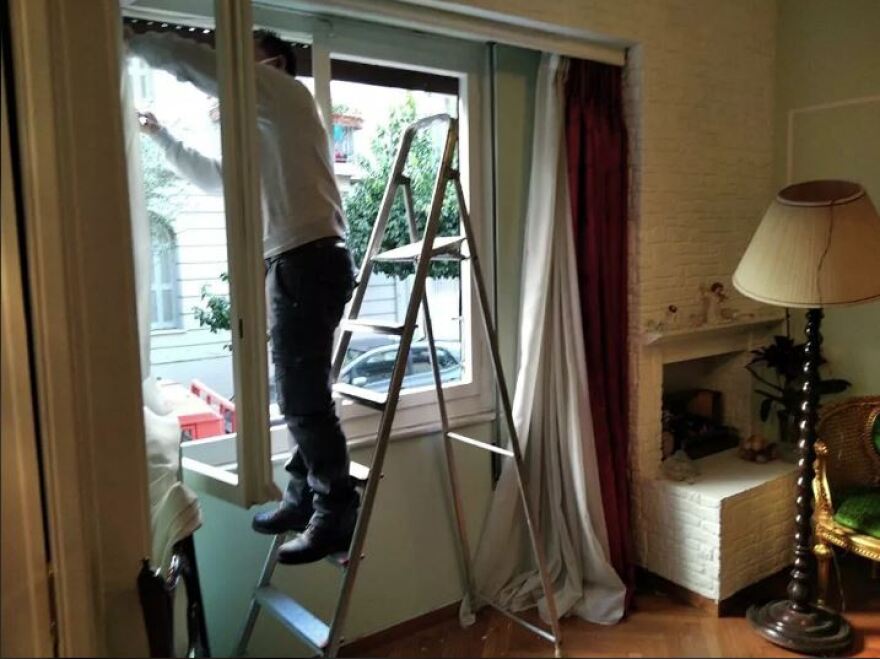 Έκρηξη στη Συγγρού: Ζημιές και στο διαμέρισμα της Ζωζώς Σαπουντζάκη - «Απευθύνω έκκληση, ώστε να  καταγράφουν άμεσα οι ζημιές»