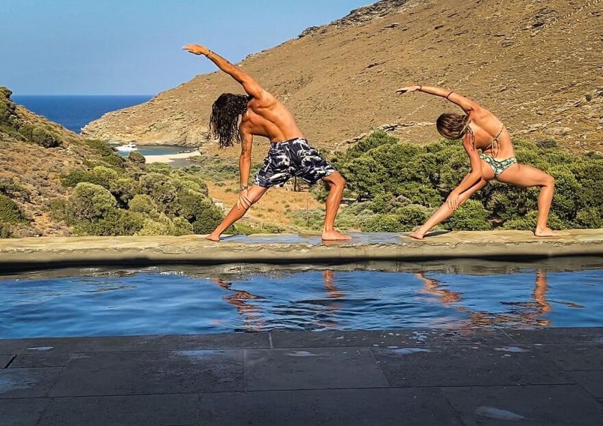 Άγγελος Λάτσιος - Γαία Μερκούρη: Έκαναν γυμναστική με φόντο το χιονισμένο τοπίο