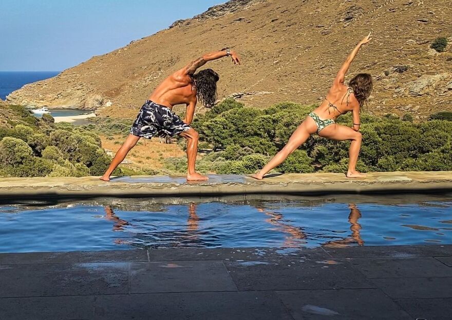 Άγγελος Λάτσιος - Γαία Μερκούρη: Έκαναν γυμναστική με φόντο το χιονισμένο τοπίο