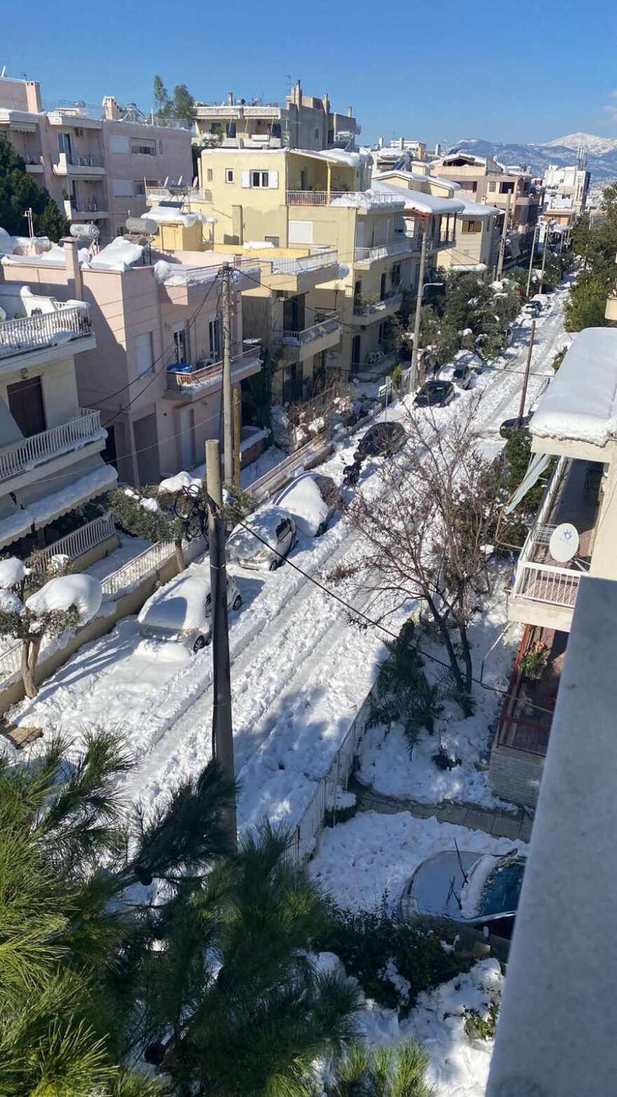 Κακοκαιρία-Χιόνια: Χάος στους Δήμους της Αττικής - Παγοδρόμια οι δρόμοι