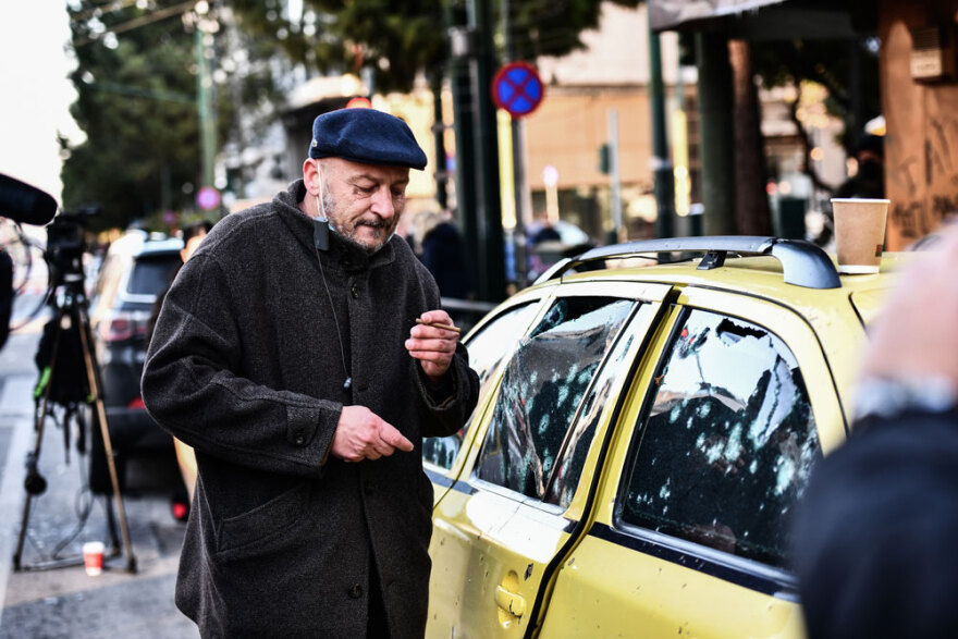 Έκρηξη στη Συγγρού: Εκτεταμένες ζημιές σε διερχόμενο ταξί – Δείτε φωτογραφίες
