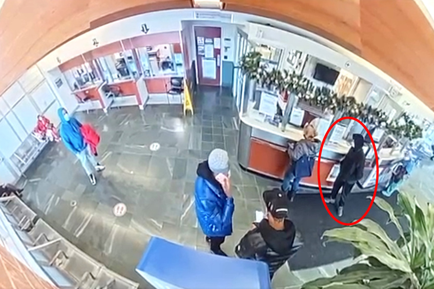 Συγκλονιστικό βίντεο καταγράφει πυροβολισμούς στο νοσοκομείο της Νέας Υόρκης με έναν τραυματία 