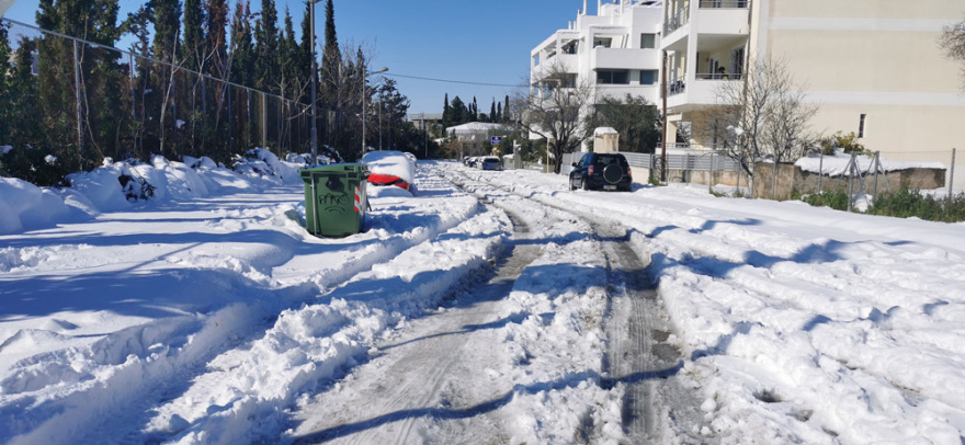 Κακοκαιρία «Ελπίς»: Χάος σε πολλούς δήμους της Αττικής -Δρόμοι παγοδρόμια, στα «κάγκελα» οι πολίτες