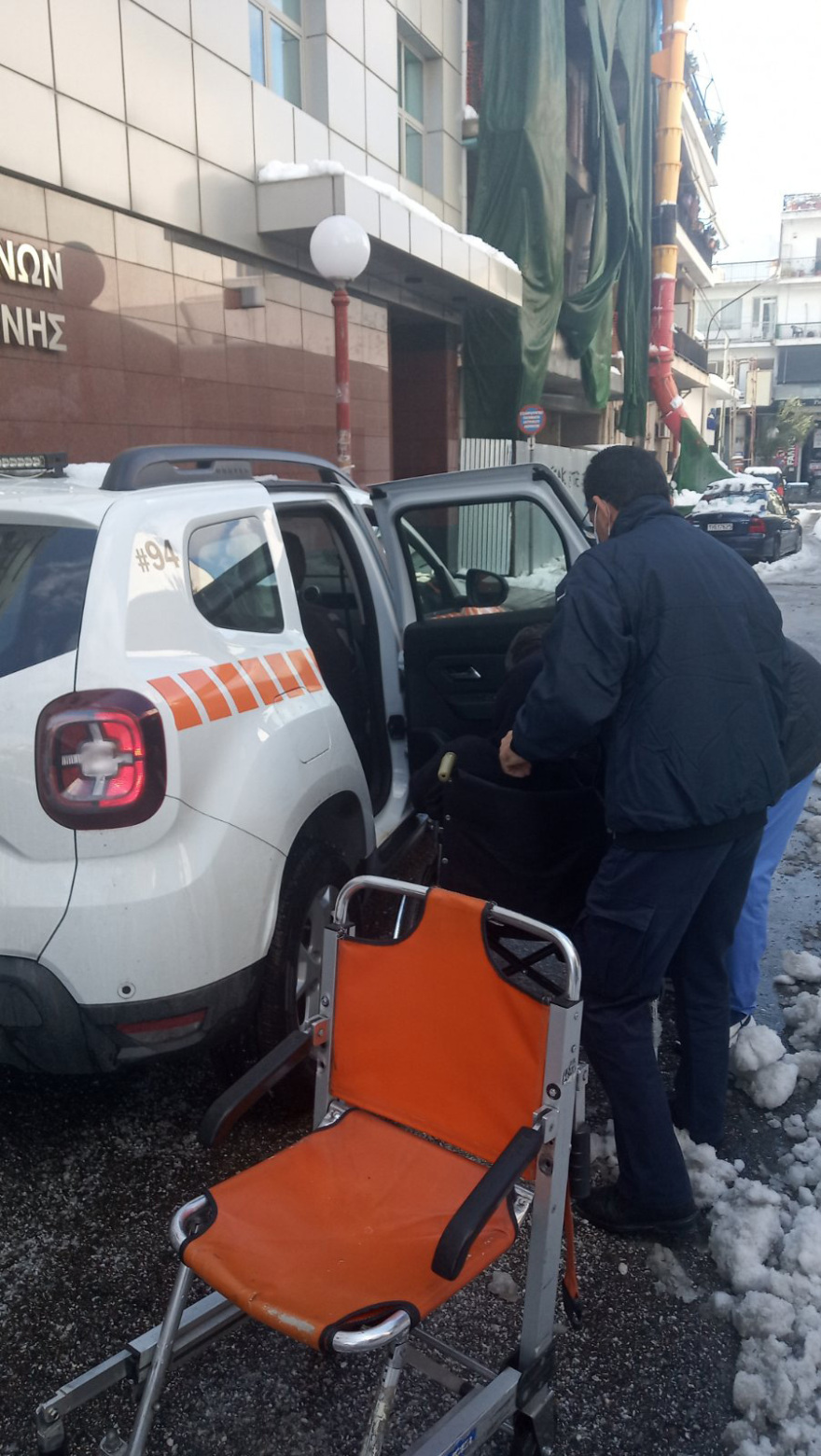 Χιόνια-Κακοκαιρία «Ελπίς»: Πάνω από 50 ασθενείς διακομίσθηκαν με τις Μονάδες Άμεσης Παρέμβασης της Περιφέρειας Αττικής