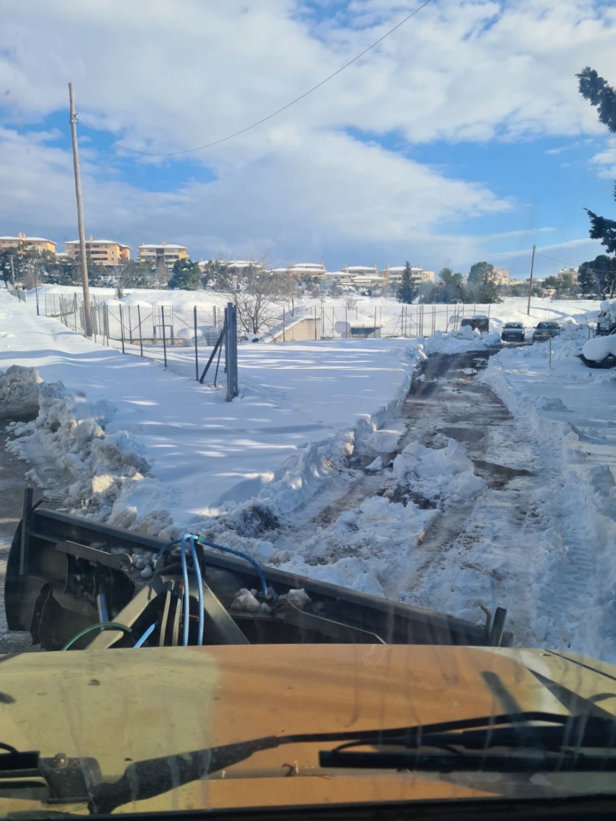 Κακοκαιρία «Ελπίς»: Η συνδρομή των Ενόπλων Δυνάμεων στον καθαρισμό της Αττικής Οδού και δρόμων στους δήμους