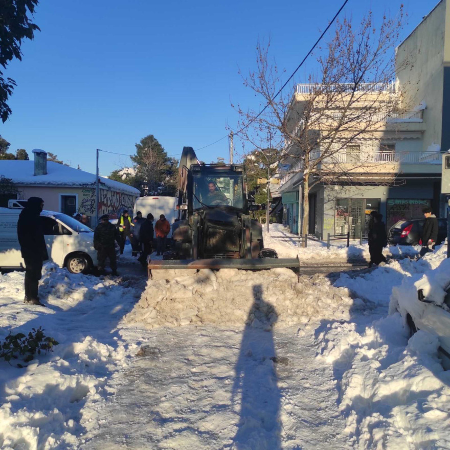 Κακοκαιρία «Ελπίς»: Η συνδρομή των Ενόπλων Δυνάμεων στον καθαρισμό της Αττικής Οδού και δρόμων στους δήμους