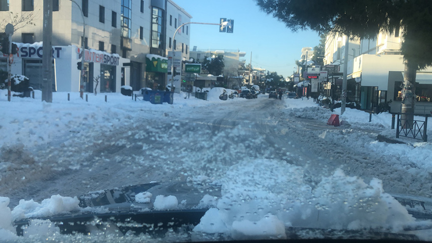 Κακοκαιρία «Ελπίς»-Χιόνια: Παγωμένη πόλη για 3η ημέρα η Αθήνα - Χάος στους δρόμους