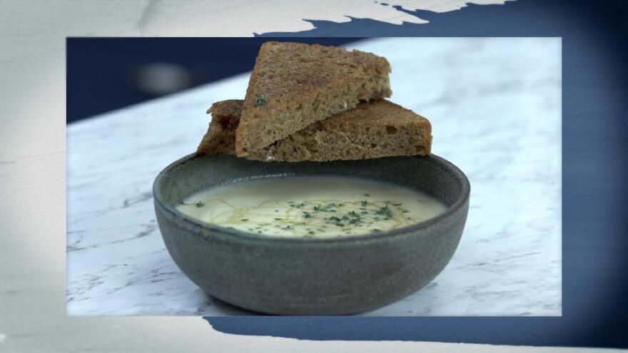 Άκης Πετρετζίκης: Συνταγές με χειμωνιάτικη εσάνς στο Kitchen Lab