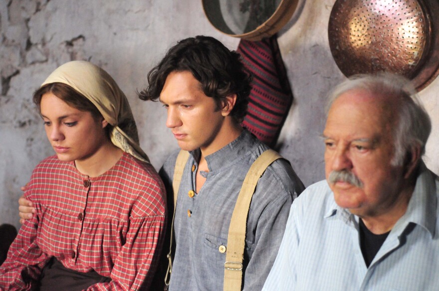 Απόψε το συγκλονιστικό φινάλε της σειράς «Αγάπη παράνομη» 