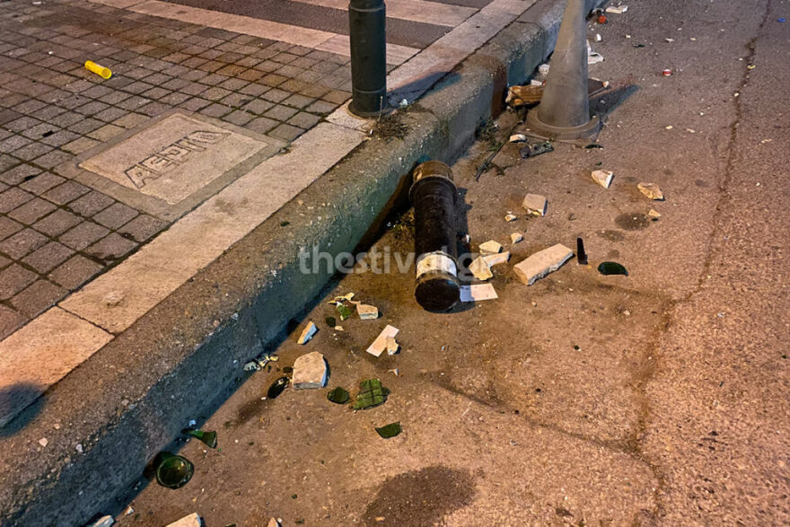 Θεσσαλονίκη: Οπαδοί επιτέθηκαν σε διμοιρία των ΜΑΤ - Δείτε φωτογραφίες