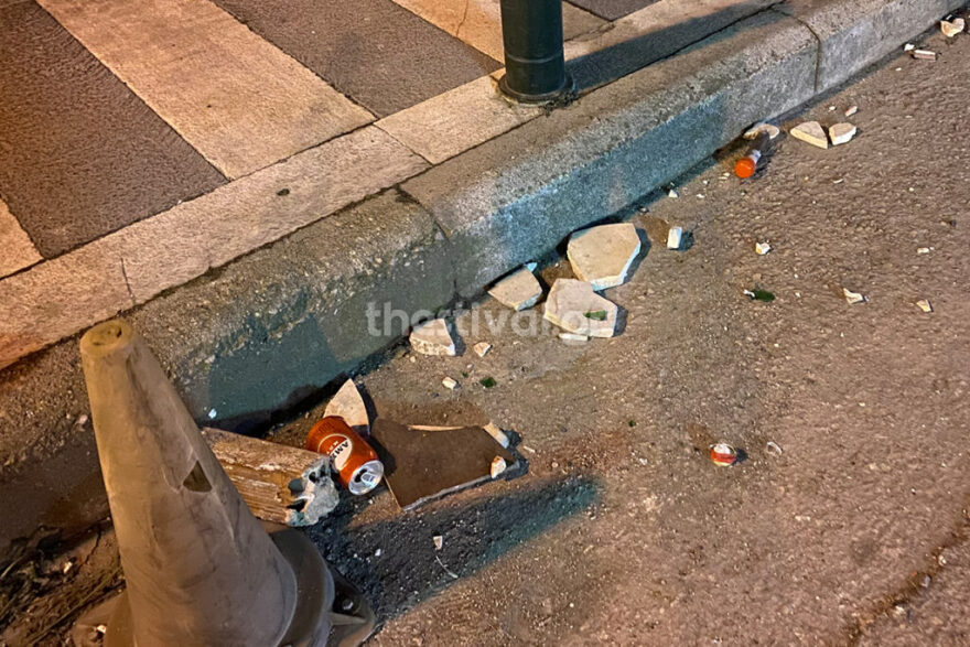 Θεσσαλονίκη: Οπαδοί επιτέθηκαν σε διμοιρία των ΜΑΤ - Δείτε φωτογραφίες