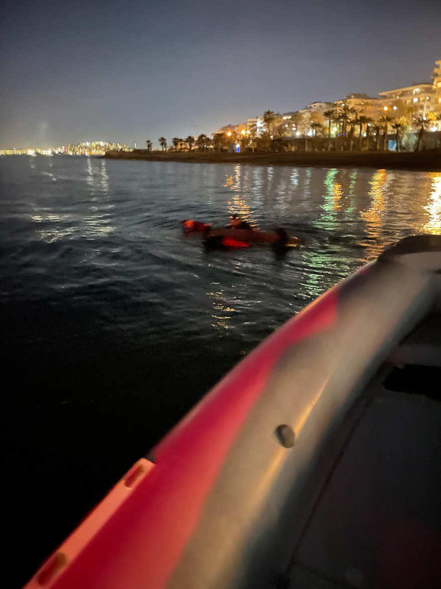 Στη Σαλαμίνα βρίσκεται η μικρή φάλαινα που δείχνει να έχει ανταποκριθεί στη φαρμακευτική αγωγή 