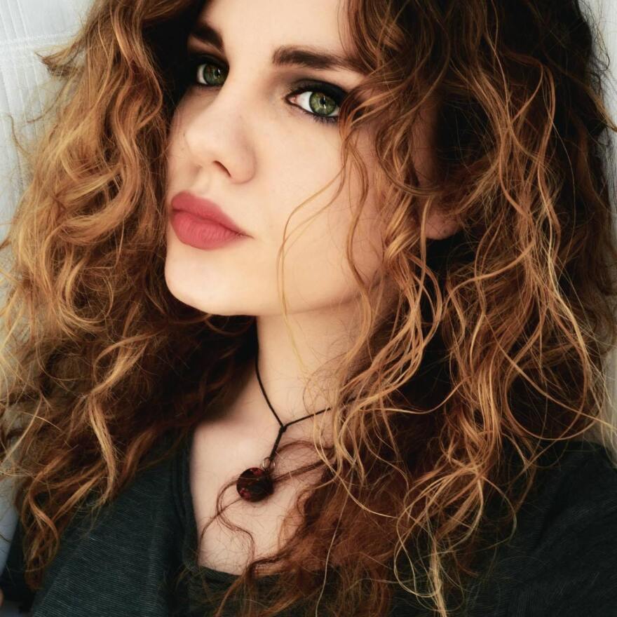 Ευγενία Ξυγκόρου: Ποια είναι η καλλονή που έπαιξε την «πέτρα του σκανδάλου» στη σειρά «Αγάπη παράνομη»