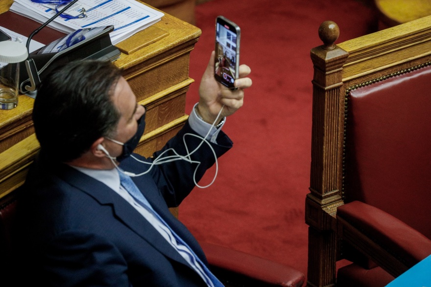 Βουλή: Νέο επεισόδιο με Πολάκη - Διακόπηκε η συνεδρίαση, επειδή δεν κατέβαινε από το βήμα (βίντεο)