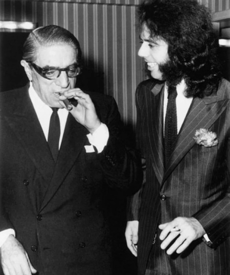 Hilton: Από τον Χιου Χέφνερ μέχρι τον Πιρς Μπρόσναν, ιστορίες διασήμων και μιας μυθικής διαδρομής