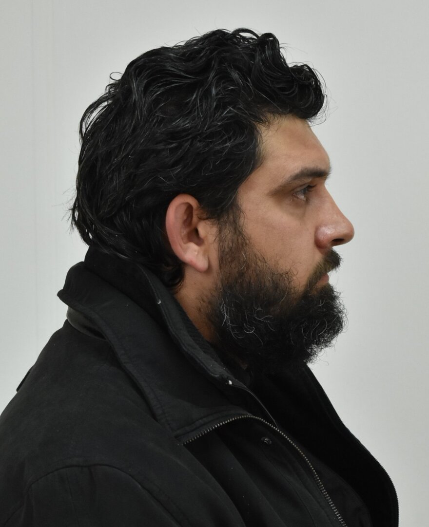 Αυτός είναι ο σάτυρος ιερέας στα Κάτω Πατήσια