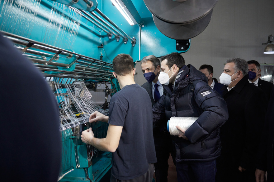 Στη Θεσσαλονίκη ο Μητσοτάκης - Επισκέφτηκε εργοστάσιο κατασκευής διχτυών