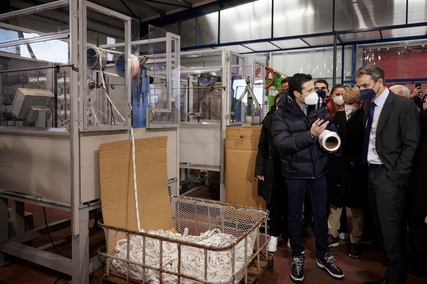 Στη Θεσσαλονίκη ο Μητσοτάκης - Επισκέφτηκε εργοστάσιο κατασκευής διχτυών