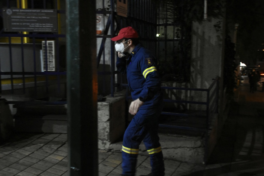 Κατέβηκε από την ταράτσα  του «Ευαγγελισμού» η γυναίκα που απειλούσε πάνω από δύο ώρες να πέσει στο κενό