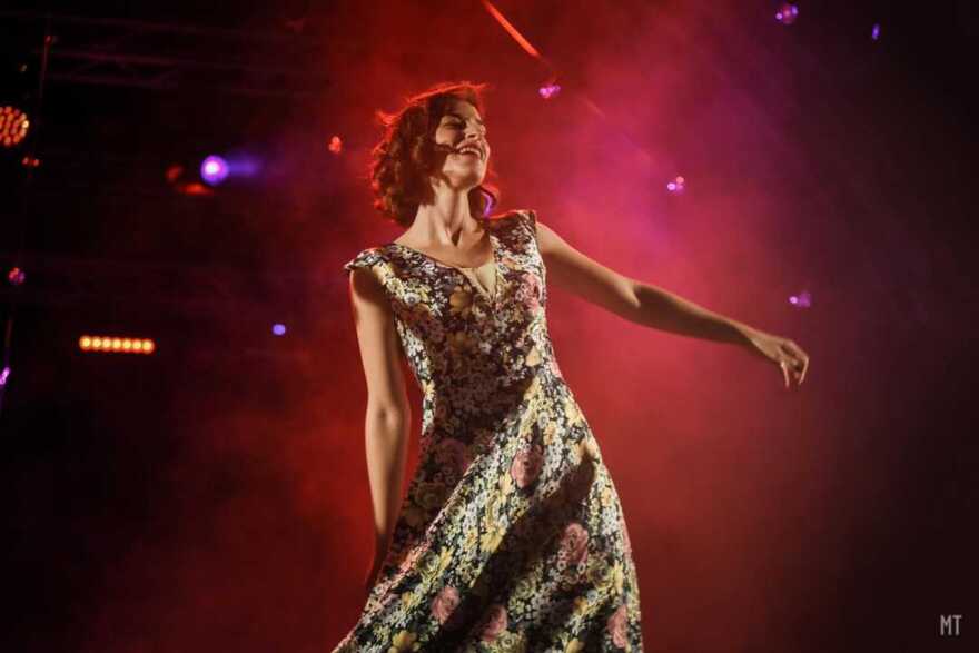 Χαλάρωση των μέτρων στη διασκέδαση: Ξαναρχίζουν τα όργανα σε πίστες και μουσικές σκηνές με νέα σχήματα