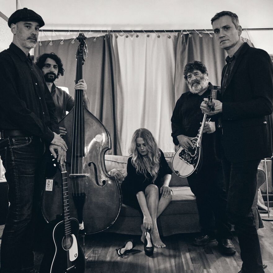 Χαλάρωση των μέτρων στη διασκέδαση: Ξαναρχίζουν τα όργανα σε πίστες και μουσικές σκηνές με νέα σχήματα