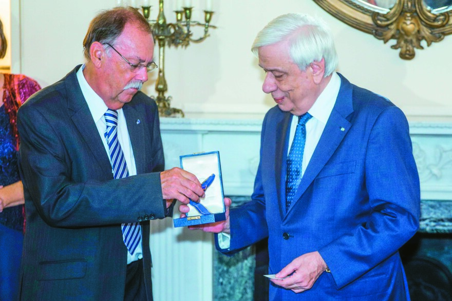 Ρόντερικ Μπίτον: Ο καθηγητής που έκανε τους «Ελληνες» παγκόσμιο μπεστ σέλερ μιλάει στο «ΘΕΜΑ»