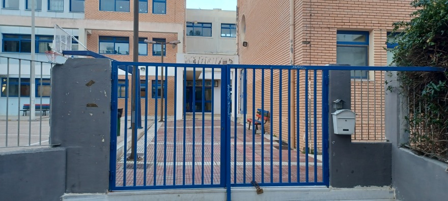 Ίλιον: «Είσαι η ντροπή της κοινωνίας» είπε ο καθηγητής στον 12χρονο μαθητή που φόρεσε φούστα 