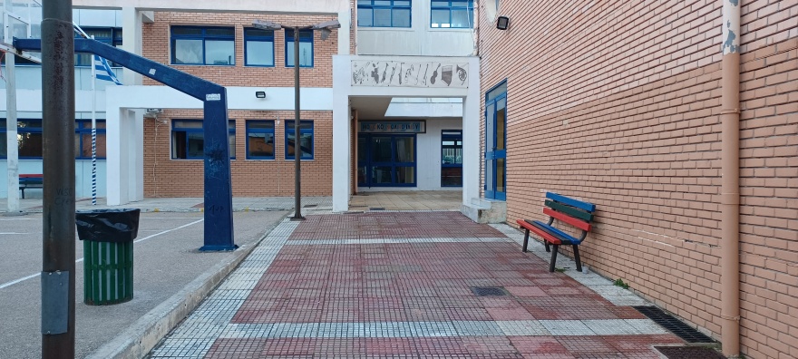 Ίλιον: «Είσαι η ντροπή της κοινωνίας» είπε ο καθηγητής στον 12χρονο μαθητή που φόρεσε φούστα 