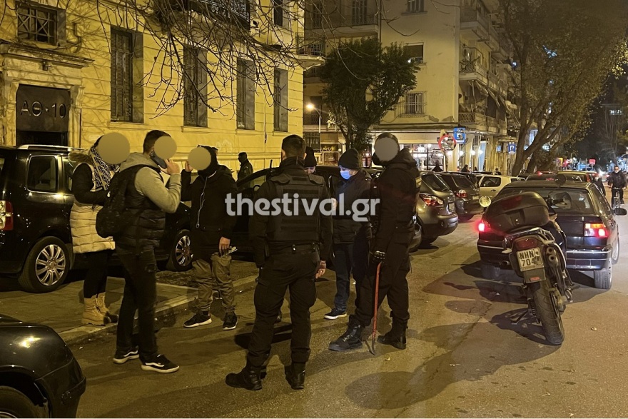 Θεσσαλονίκη: Δύο συλλήψεις στους συνδέσμους ΠΑΟΚ, Άρη και Ηρακλή - Βρέθηκαν μαχαίρια, σιδερογροθιές και λοστοί 