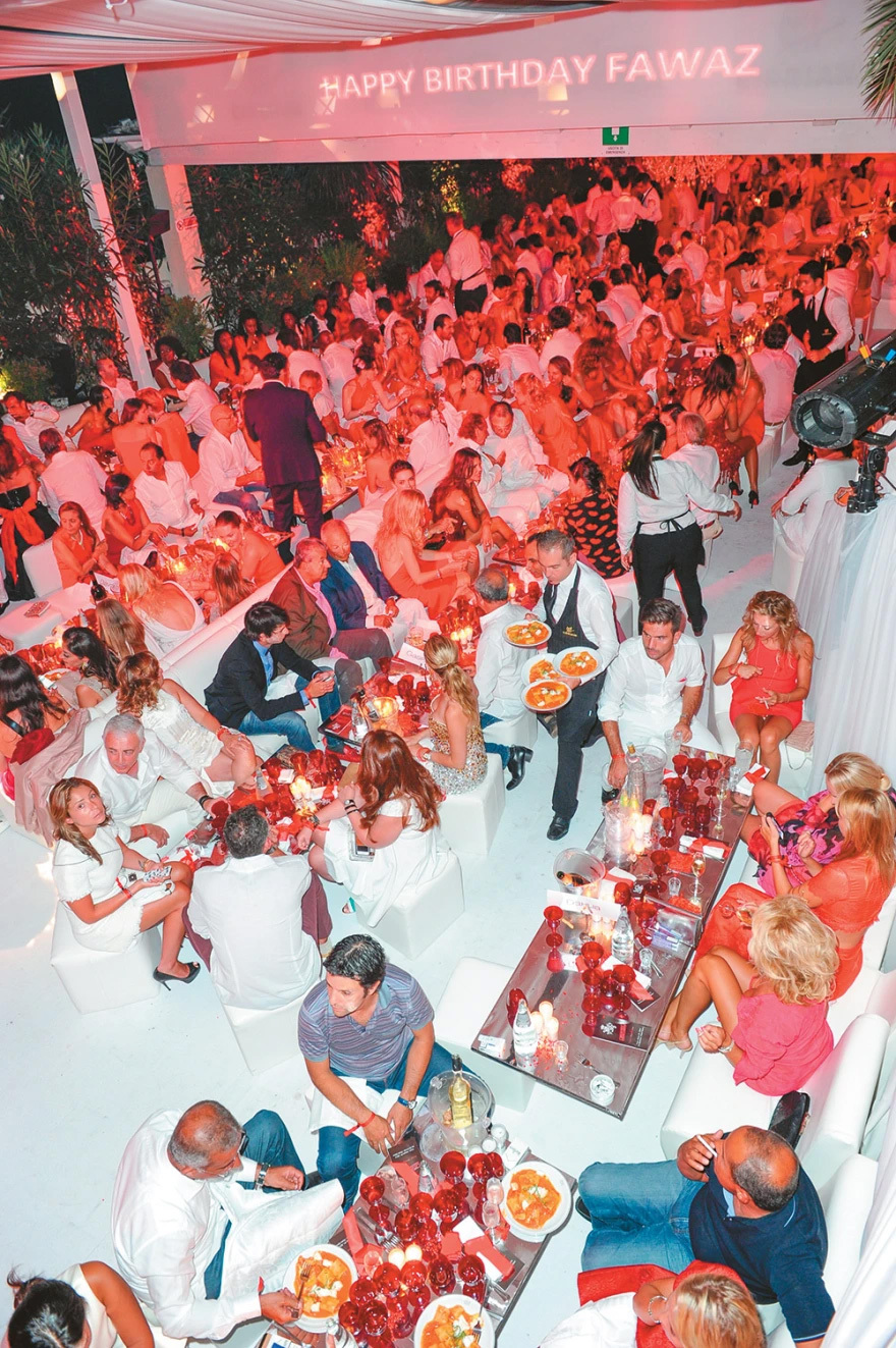 Μύκονος - Έδωσαν τα χέρια Μπριατόρε και Ζαννής Φραντζέσκος: Το «Billionaire» πάει το καλοκαίρι στο «νησί των ανέμων»