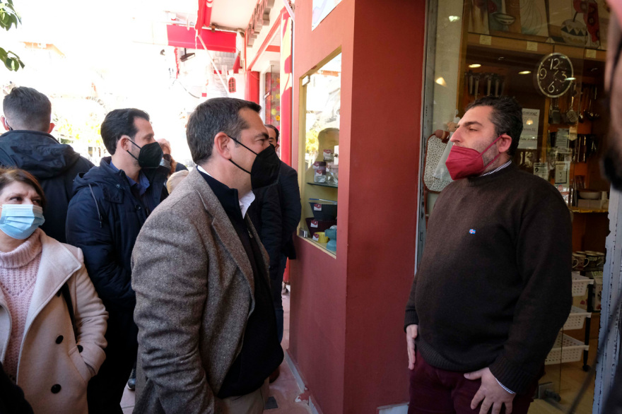 Τσίπρας: Η κυβέρνηση να σταματήσει να παριστάνει τον τροχονόμο των καρτέλ