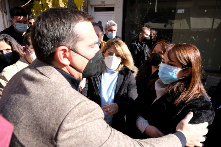 Τσίπρας: Η κυβέρνηση να σταματήσει να παριστάνει τον τροχονόμο των καρτέλ