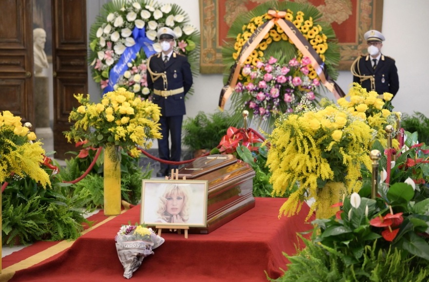 Μόνικα Βίτι: Σε λαϊκό προσκύνημα η σορός της στο δημαρχιακό μέγαρο της Ρώμης