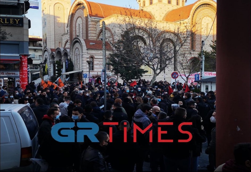 Σε εξέλιξη αντιφασιστικό συλλαλητήριο στον Εύοσμο, μαζί και βουλευτές του ΣΥΡΙΖΑ - Φωτο και βίντεο