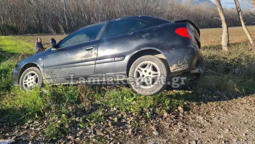 Λαμία: Ηλικιωμένος οδηγός βγήκε... εκτός δρόμου - Δείτε βίντεο και φωτογραφίες