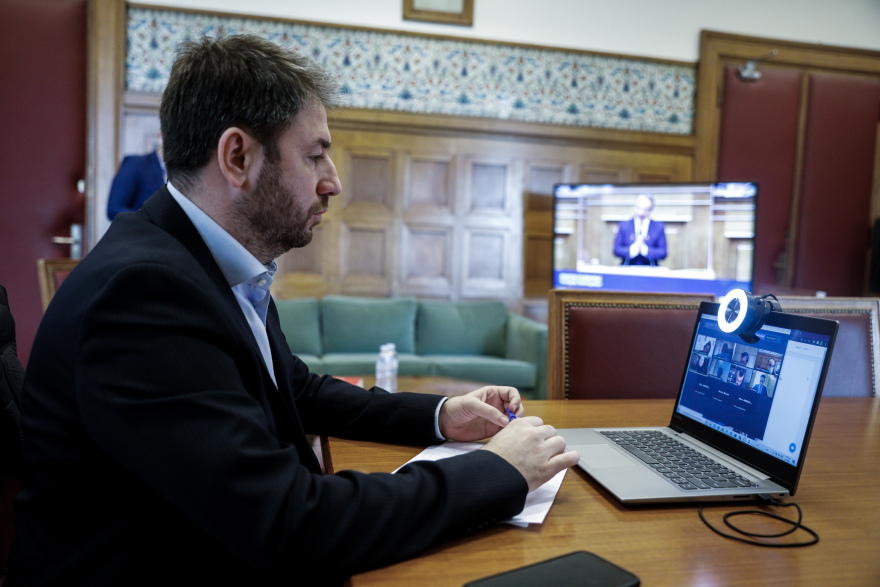 O Νίκος Ανδρουλάκης στο ΘΕΜΑ: Δεν πολιτευόμαστε με τη μεζούρα, δεν τηρούμε ίσες αποστάσεις από κανέναν