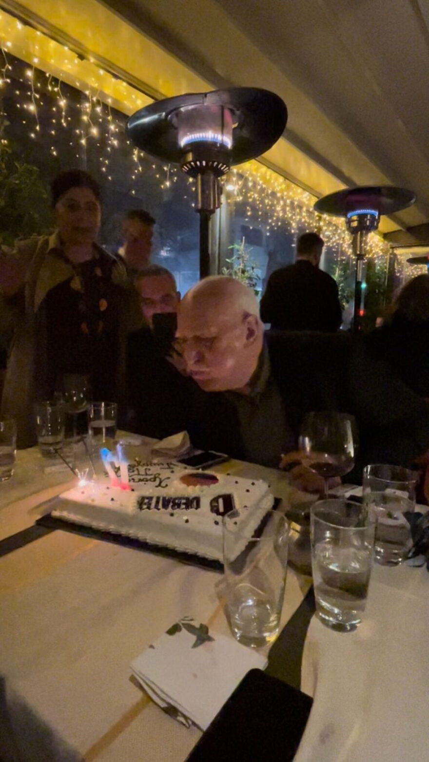O Γιώργος Παπαδάκης έκλεισε αισίως τα… 17! - Δείτε την τούρτα με τα κεράκια
