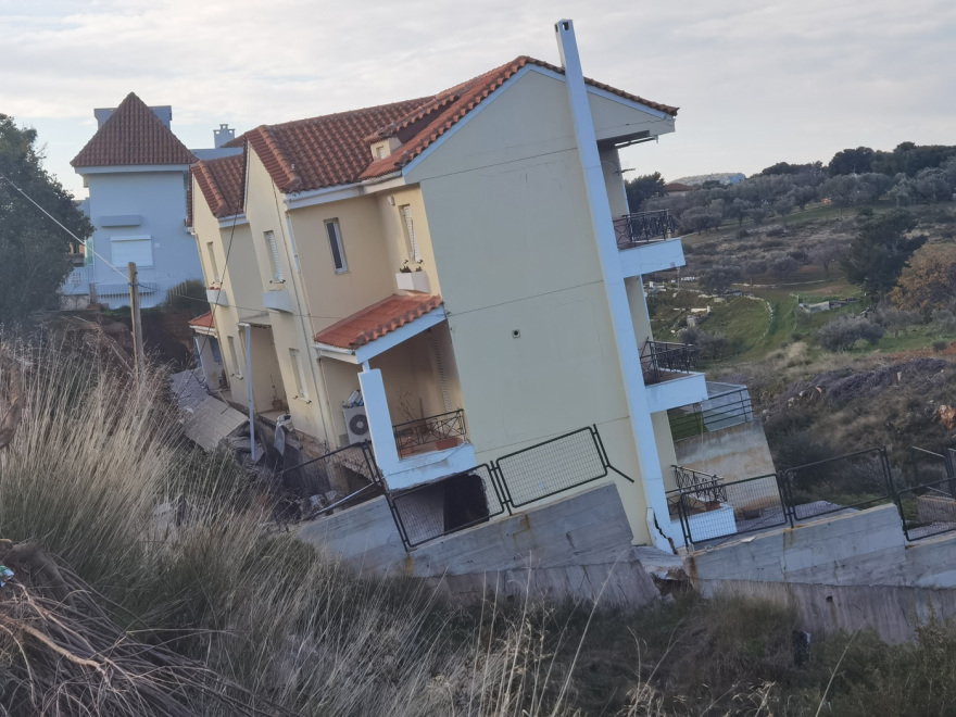 Νέος Βουτζάς: Σε 400 μέτρα εκτείνεται η καθίζηση - Που οφείλεται το γεωλογικό φαινόμενο