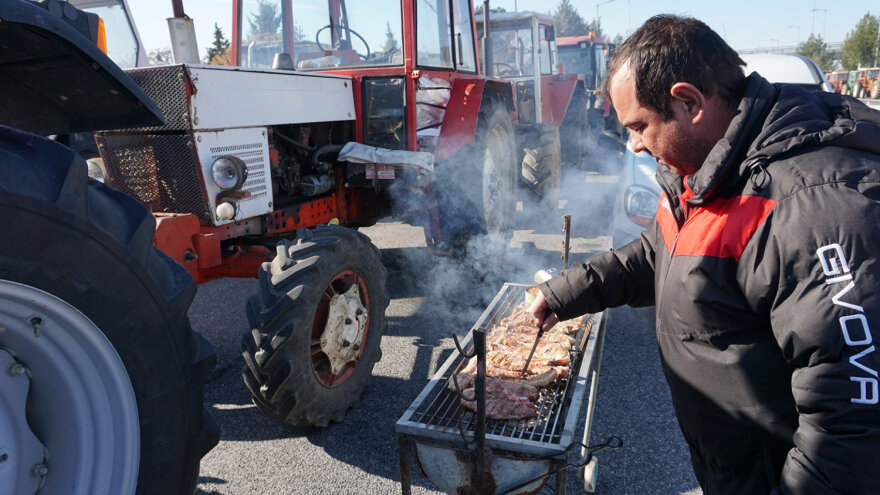 Αγρότες: Κινητοποιήσεις και μπλόκα σε όλη την Ελλάδα 