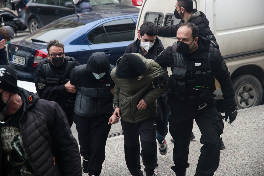 Δολοφονία Άλκη: Πήραν προθεσμία από την Ανακρίτρια οι 8 συλληφθέντες - «Δολοφόνοι, καθάρματα», τους φώναζαν