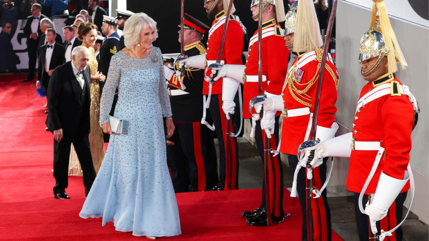 Νέο κεφάλαιο στο The Crown: Πώς η Καμίλα... τούμπαρε την Eλισάβετ