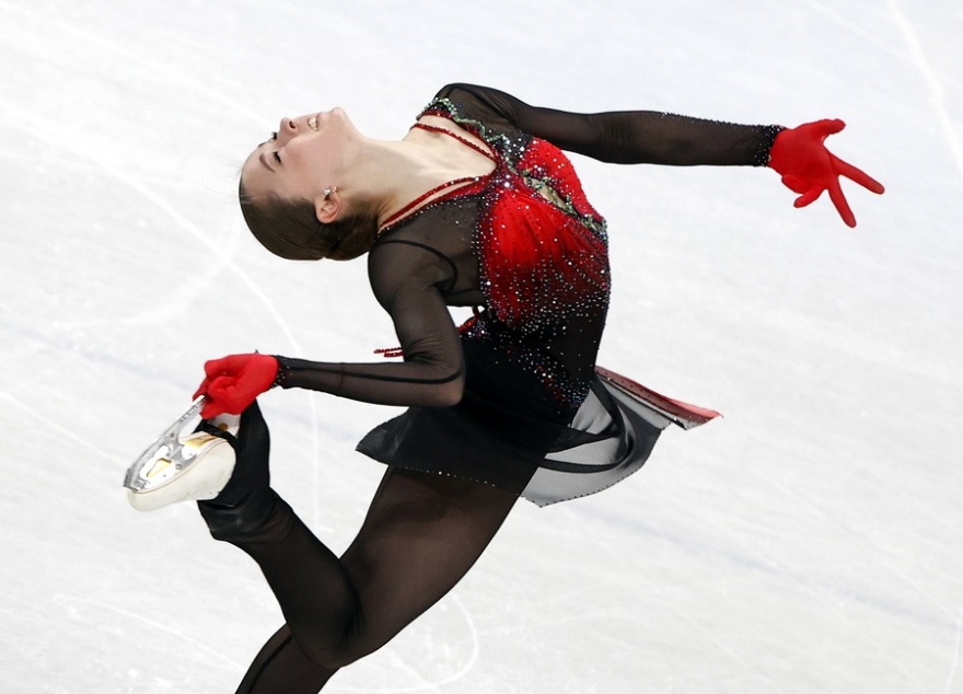 Χειμερινοί Ολυμπιακοί Αγώνες: Η 15χρονη Καμίλα Βαλίεβα πέτυχε δύο τετραπλές περιστροφές στον αέρα