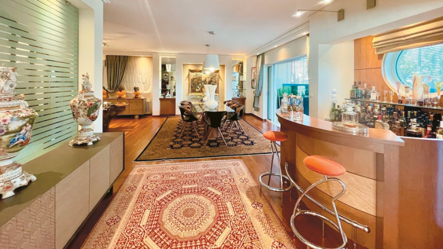 Ο πόλεμος των Τράγκα: Ίντριγκες, εξώδικα και πάγωμα περιουσίας από την Εφορία