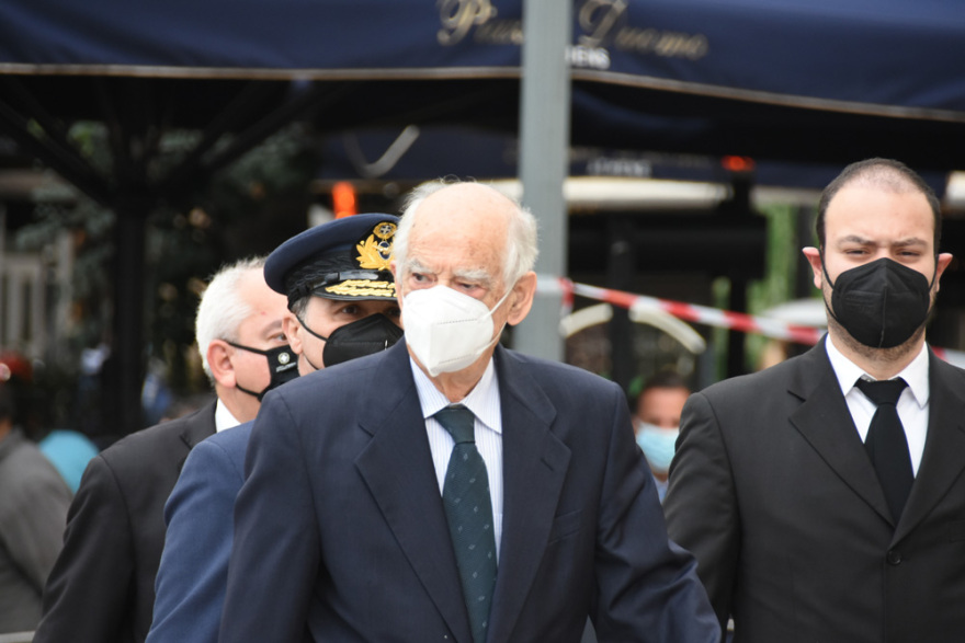 Το τελευταίο αντίο στον πρώην Πρόεδρο της Δημοκρατίας Χρήστο Σαρτζετάκη