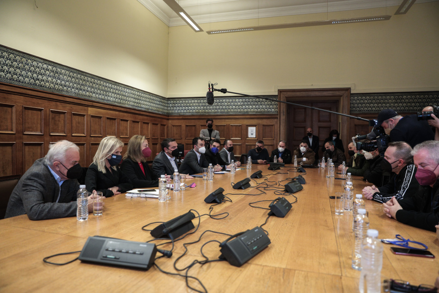 Τσίπρας: Ο  Μητσοτάκης οδηγεί 1.200 εργαζόμενους της ΛΑΡΚΟ σε απόλυση και απώλεια στέγης