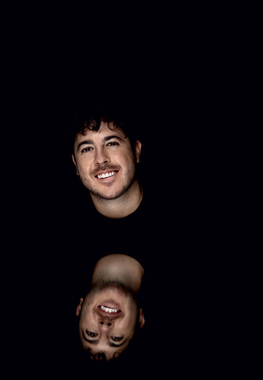 Μιχαήλ Βαρθακούρης: Ο γιος του Πάριου και της Αλιμπέρτη μιλάει στο Gala για τη ζωή του 